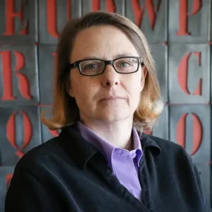 Headshot of Dr. Suzannah Hicks, ’25 Doctor of Business Administration / AI Program Architect, Hummingbird Healthcare